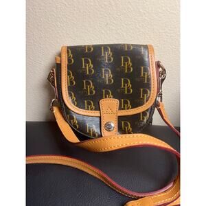 Dooney and Bourke small Crossbody - Excellent Condition